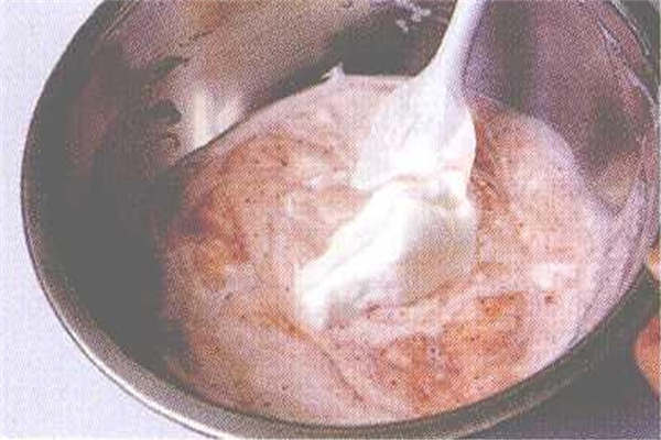 烘焙入门烘焙食谱之草莓慕斯制作步骤6