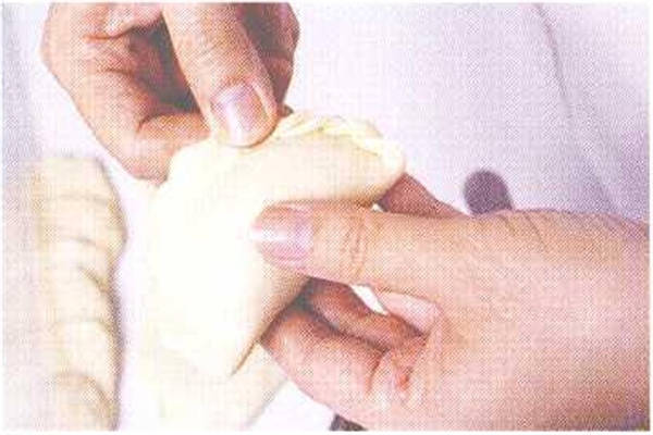 烘焙入门烘焙食谱之咖喱饺制作步骤6