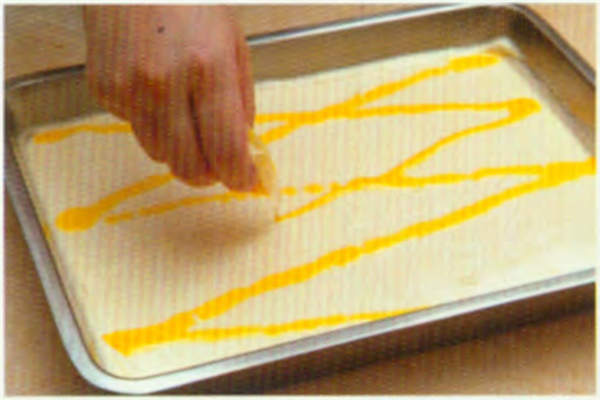 烘焙入门烘焙食谱之花生花纹蛋糕卷糕制作步骤6