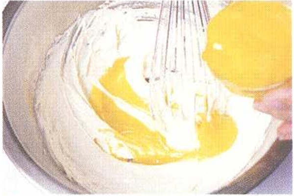 烘焙入门烘焙食谱之杏仁奶油馅制作方法：制作步骤1