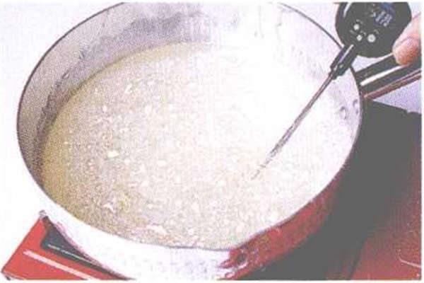 烘焙入门烘焙食谱之牛轧糖制作步骤2